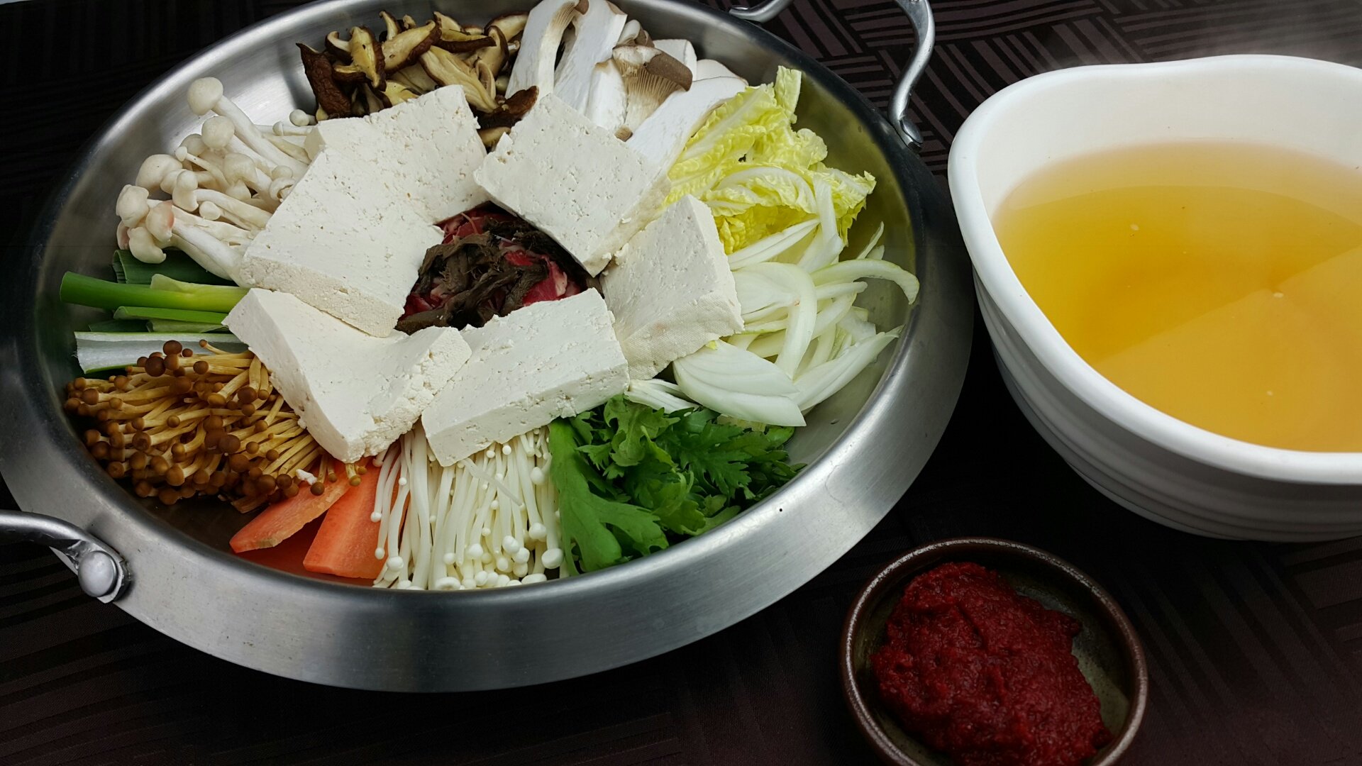 img_xl.jpg(299079 bytes)