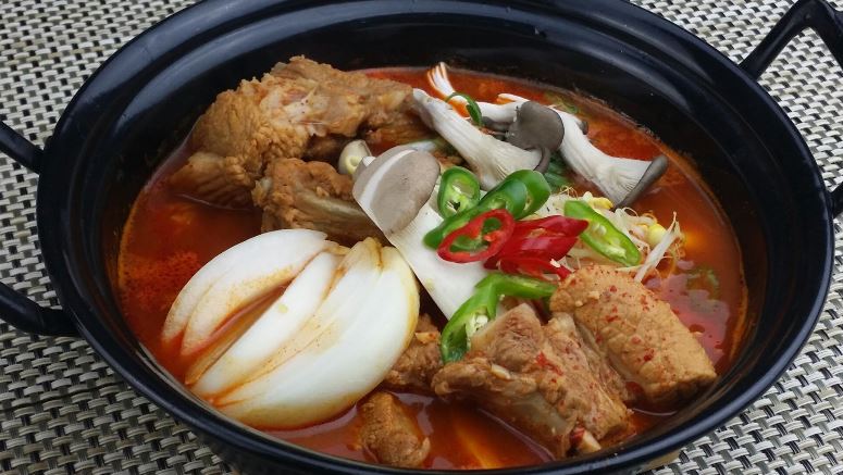 매운돼지갈비찜1.JPG(81315 bytes)